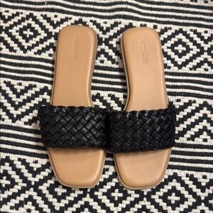 Old Navy Black and Tan Sandals with Woven Straps